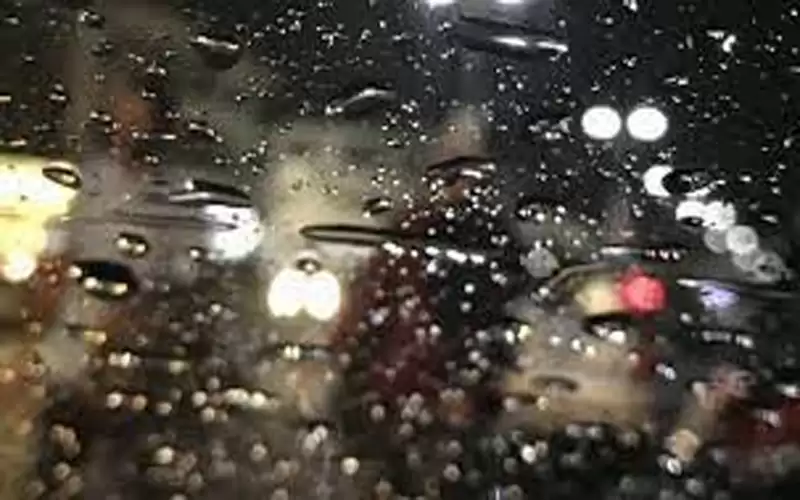 زخات من الأمطار مصحوبة بالرعد الجمعة