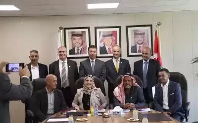 الزراعة توقع اتفاقيات منح الأعلاف البديلة