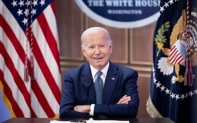 بايدن يدعو الشركات الأميركية إلى زيادة