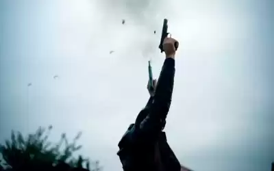 ابتهاجا بحصوله على الدكتوراة.. توقيف شخص