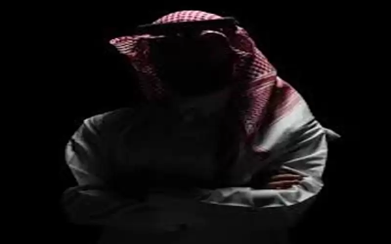 من إحدى المدارس الخاصة.. معلم يقدم