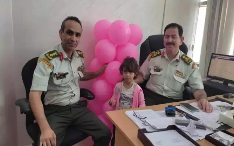الخدمات الطبية تنهي معاناة طفلة ابتلعت