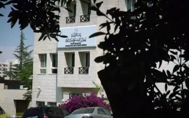 التشريع والرأي: يحق لطالب التقاعد او