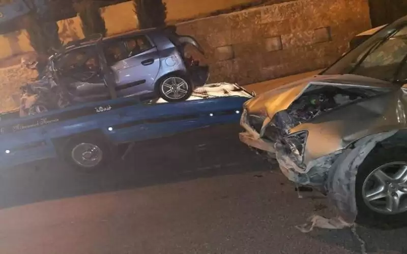 7 اصابات بتصادم 3 مركبات في