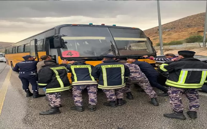 تصادم 4 مركبات على طريق جرش