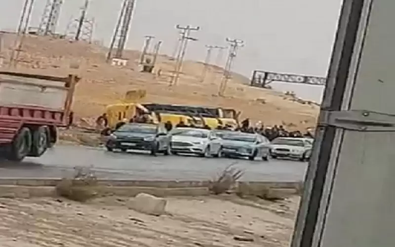 إصابات بانقلاب حافلة طلاب في الزرقاء