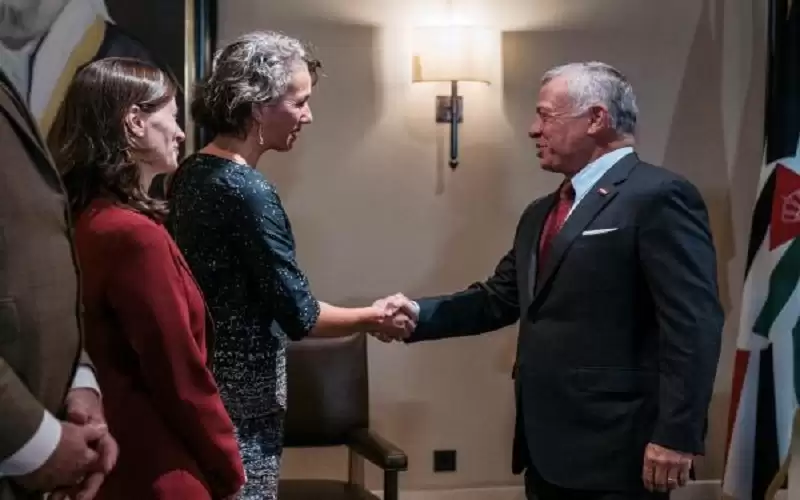 الملك يستقبل وفد لجنة التنمية الدولية