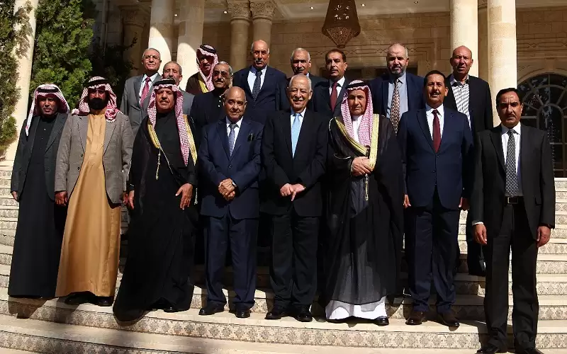 رئيس الديوان الملكي يلتقي متقاعدين عسكريين