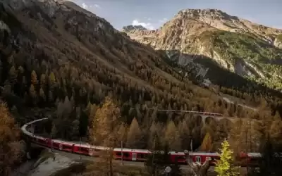 سويسرا تسجل رقما قياسيا لأطول قطار