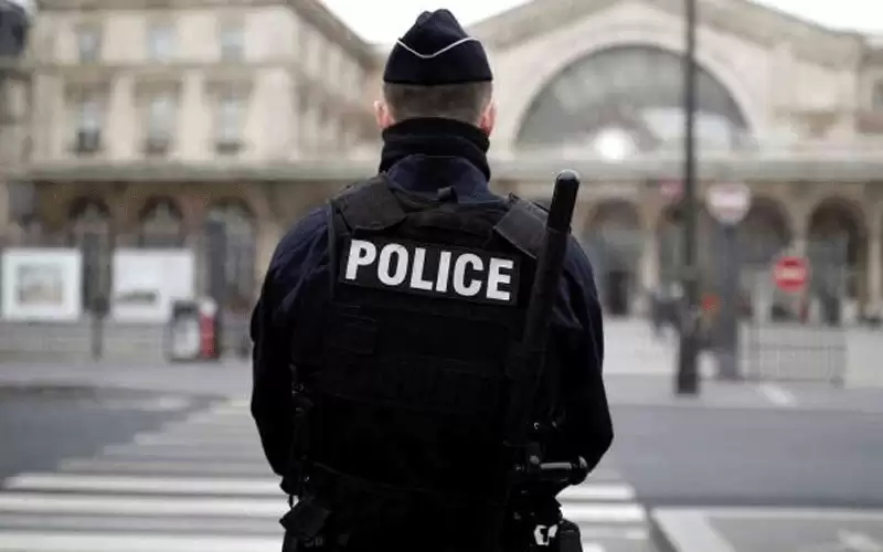 احتجاز أم بعد العثور على طفلها