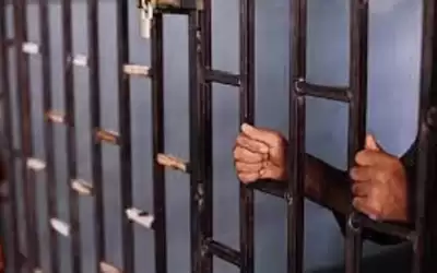 من الهاتف إلى شقة مهجورة.. السجن