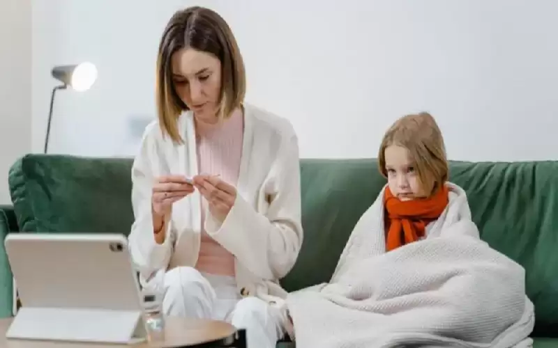 مكعبات الثلج لعلاج التهاب الحلق