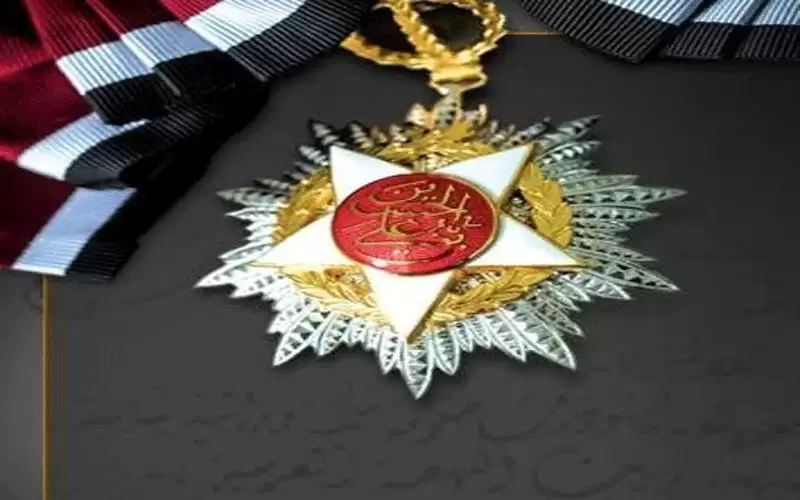 بالأسماء.. الملك ينعم على هؤلاء بأوسمة