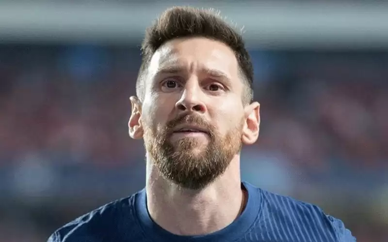 ميسي يصدم برشلونة وجماهيره بهذا التصرف