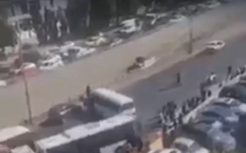 المدعي العام يوقف سائق حافلة أغلق