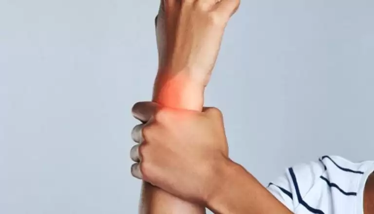 التهاب المفاصل الصدفي.. مراحل وعلامات مميزة