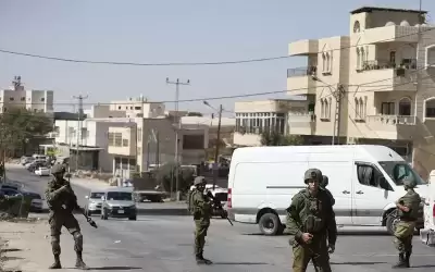 إسرائيل تغلق مداخل قريتين جنوب الخليل