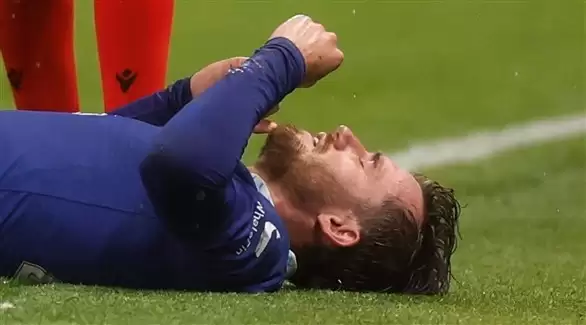 الإصابة تحرم تشيلويل من التواجد في