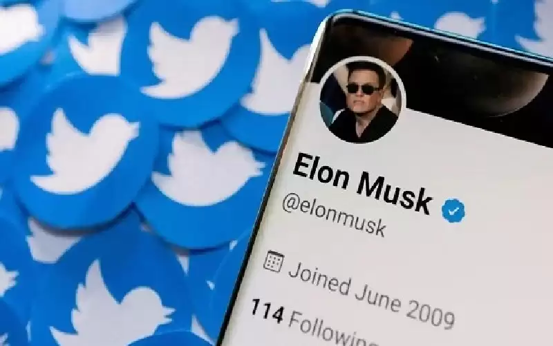 ماسك يحظر الحسابات المنتحلة على تويتر