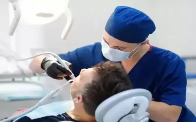 ألف طبيب أسنان يطالبون الصحة بعلاوات