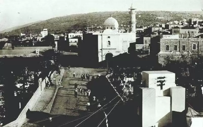 بعد 74 عاما لقصفه.. مسجد الاستقلال