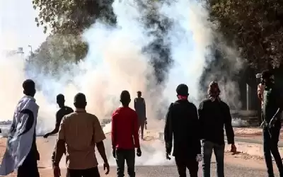 الجيش السوداني يفتك بالمتظاهرين