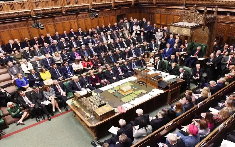 زاخاروفا للبرلمان البريطاني: تهانينا بلقب البرلمان