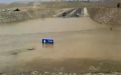 الأمطار الغزيرة تغلق نفق حوشا بالمفرق