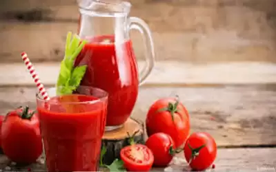 عصير الطماطم غني بالعديد من الفيتامينات