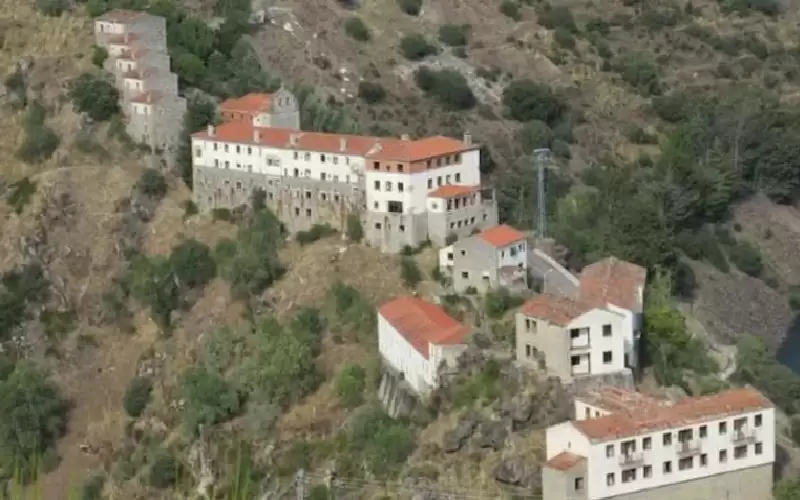 260 ألف دولار.. قرية إسبانية هجرها