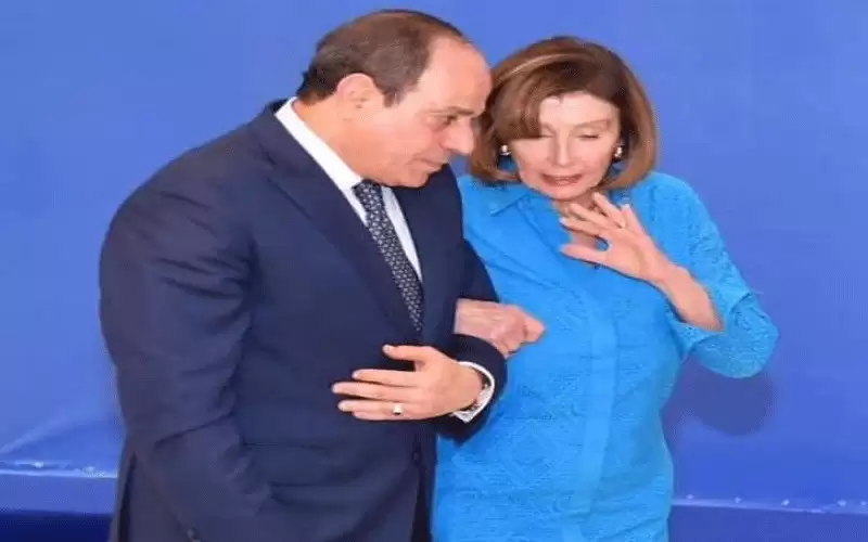 صور تأبط بيلوسي ذراع السيسي تثير