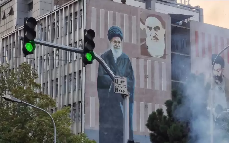 الإطاحة بالعمامة