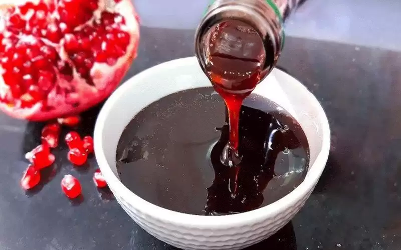 هذه الفوائد تدفعك لتناول دبس الرمان