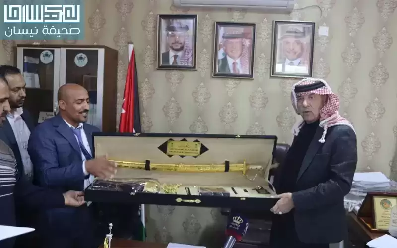 كريشان يؤكد اعتزازه بعمال الوطن العاملين