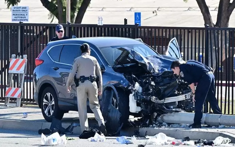 سيارة تصدم حشدا من الشرطيين المتدربين