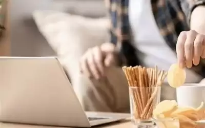 تجنب 7 أسباب تدفعك لتناول الوجبات