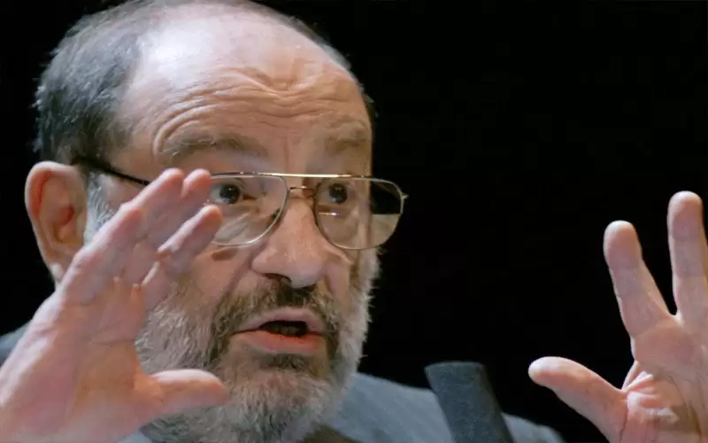 للجمال والقبح تاريخ على طريقة أمبرتو