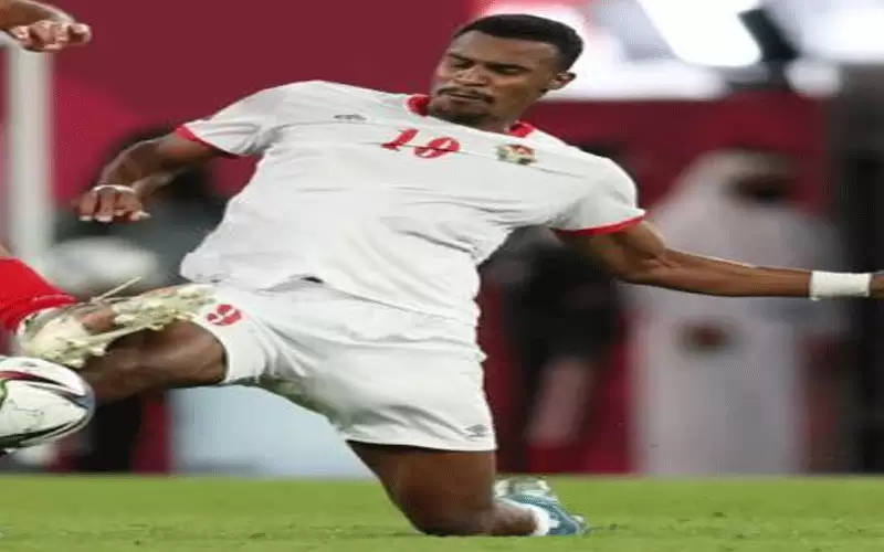 اصابة لاعب المنتخب عبدالله نصيب بمباراة
