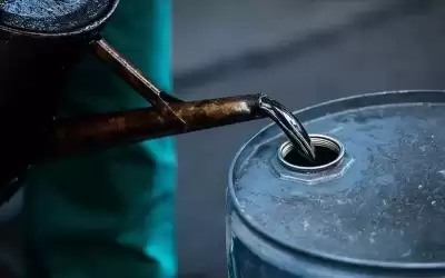برميل برنت يهبط دون مستوى 87