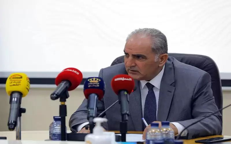 قبل ان تقع الفأس في رأس