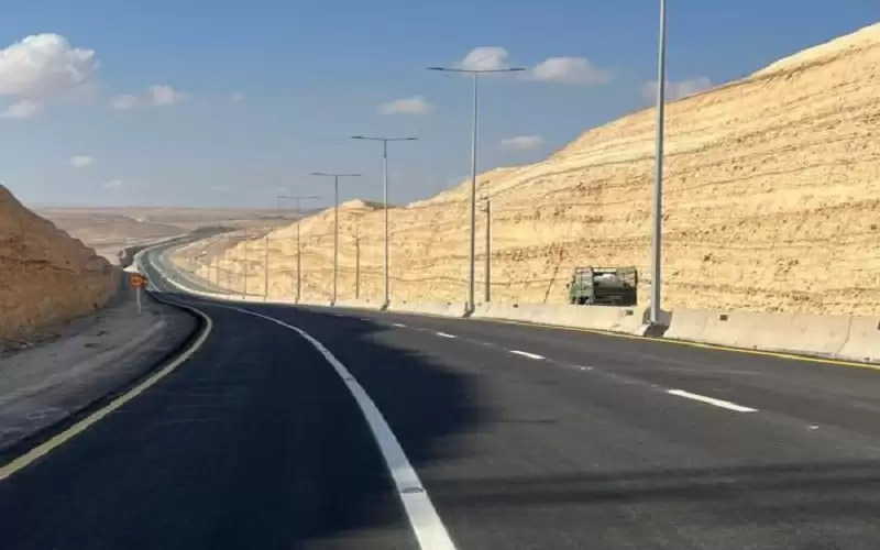 استكمال الجزء الثاني من تأهيل طريق