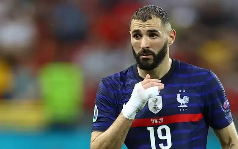 أول تعليق من بنزيمة بعد تأكيد