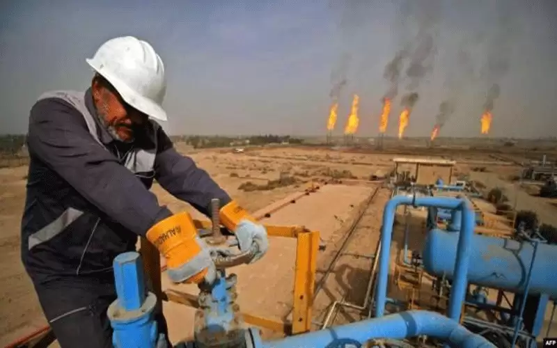 أسعار النفط قرب أدنى مستوياتها في