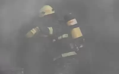اخماد حريق بسيط داخل إحدى محطات
