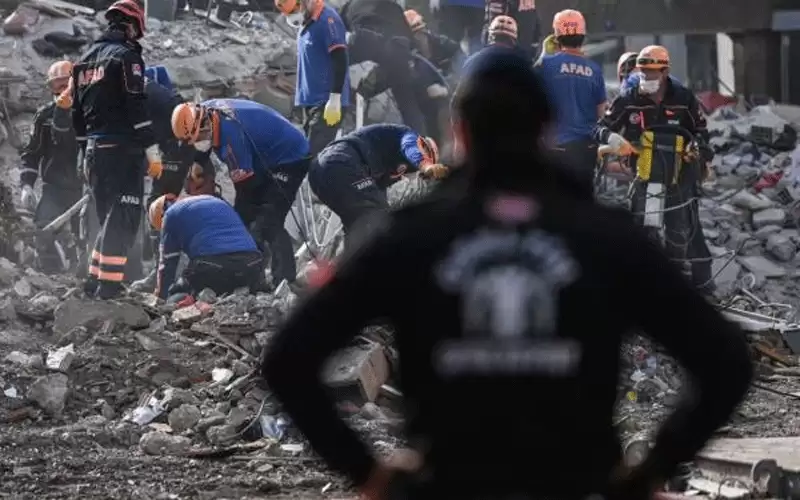 زلزال عنيف يضرب شمال غرب تركيا
