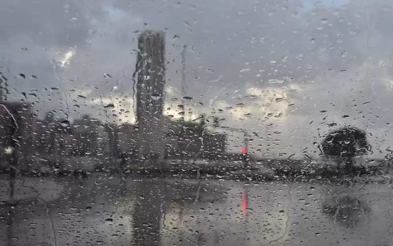 أمطار غزيرة مصحوبة بالرعد وانخفاض درجات