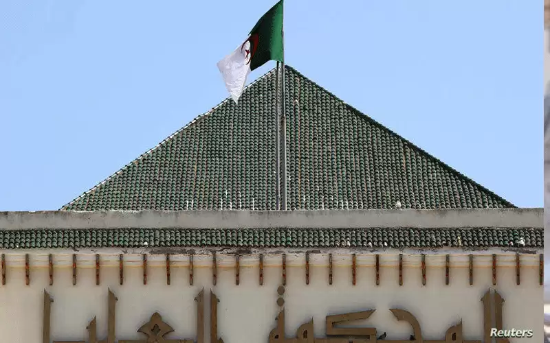 الجزائر.. الإعدام لرجل قتل زوجته حرقا