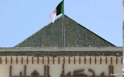 الجزائر.. الإعدام لرجل قتل زوجته حرقا