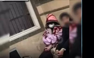 أول صورة لمنة شلبي أثناء احتجازها