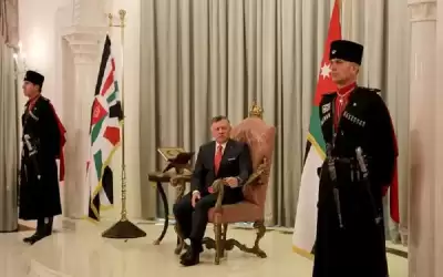 الملك يستمع إلى رد مجلس الأمة